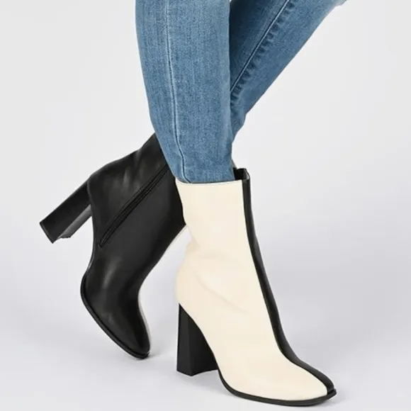 Journee Collection Women January Booties Size 12 NWB (Black/White)