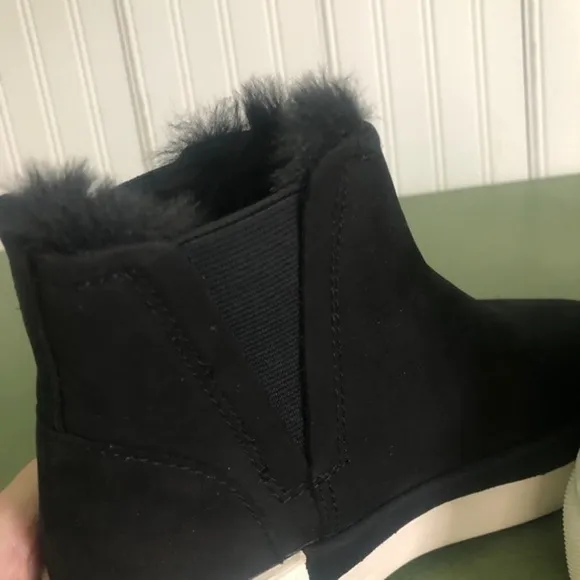 J/Slides NYC NWT W’Proof Fleece Lined Nubuck Boots