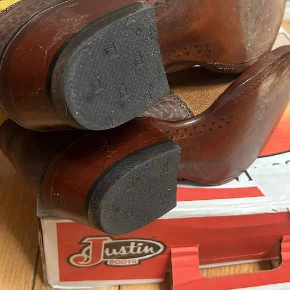 Justin Boots for men. Like new! Size 8.5