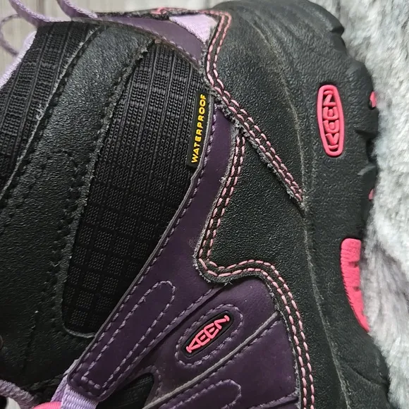 Keen Purple/Black Hiking Boots, Girls 13, Great Condition