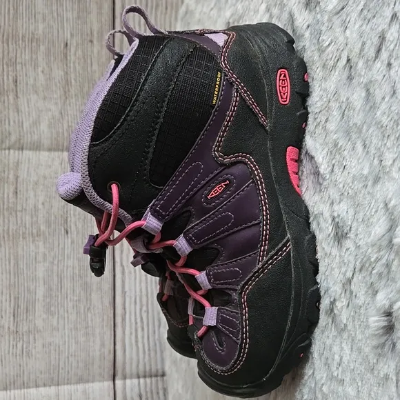 Keen Purple/Black Hiking Boots, Girls 13, Great Condition