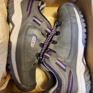 KEEN Unisex-Child Targhee Low Height Waterproof Hiking Shoe
