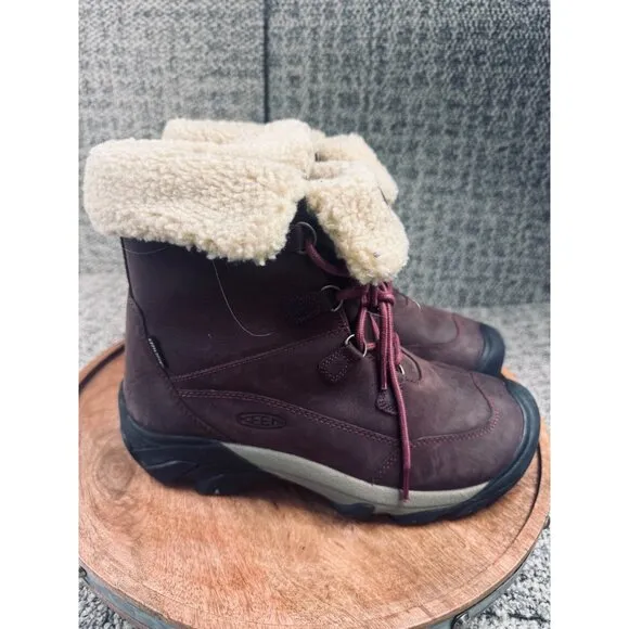 KEEN Women's Betty Boot Short Waterproof Insulated Ankle Burgundy/ BlackSize 10