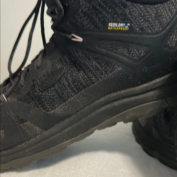 Keen Women's Black Lace Up Boots
