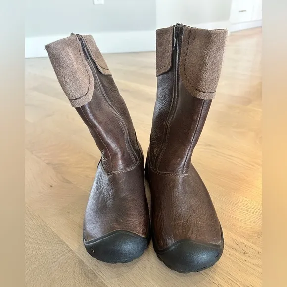 Keen women’s insulated winter boots brown size 6