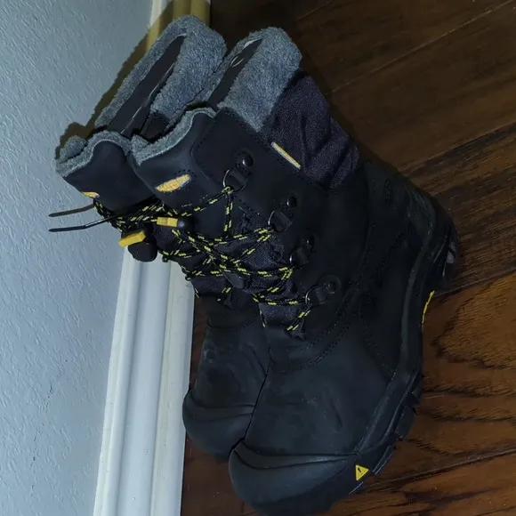 Keens winter boots