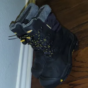 Keens winter boots