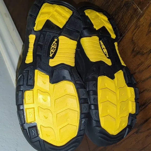 Keens winter boots