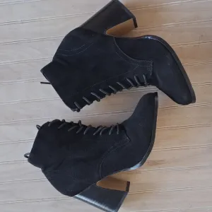Kensie Black Smith Suede Leather Lace-Up Classy Stylish Chunky Ankle Heel Boots