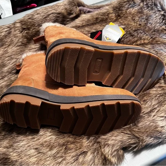 Khombu Stomp Boots NWOB Sz 10 Great for Getting around Campus or town! Chestnut