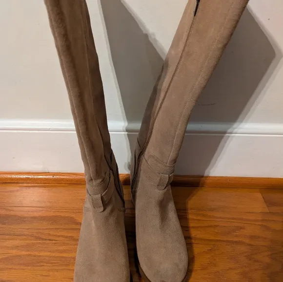 Kookaburra by UGG sz 5 tall boots women NWOT