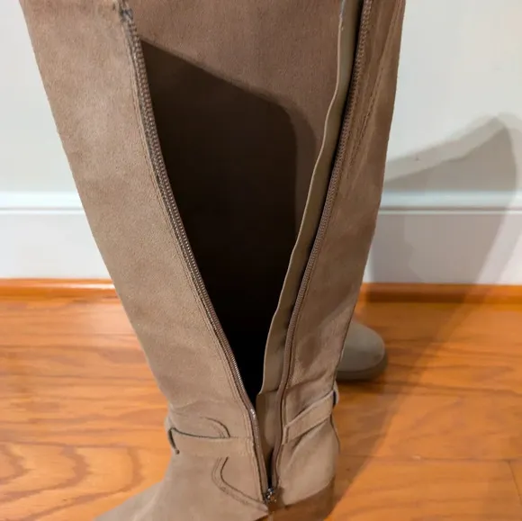 Kookaburra by UGG sz 5 tall boots women NWOT
