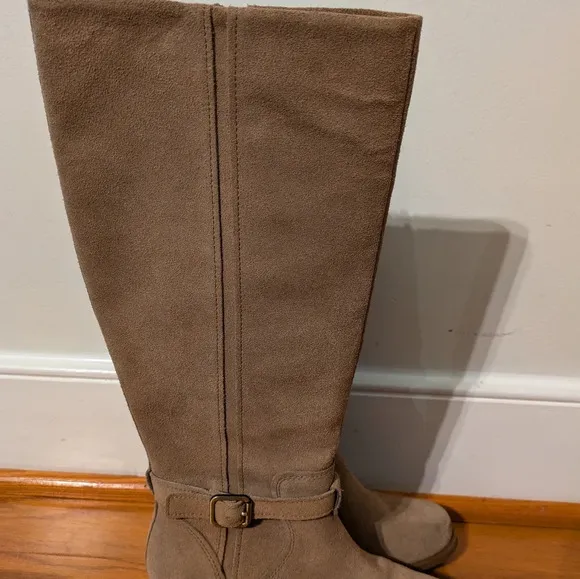Kookaburra by UGG sz 5 tall boots women NWOT
