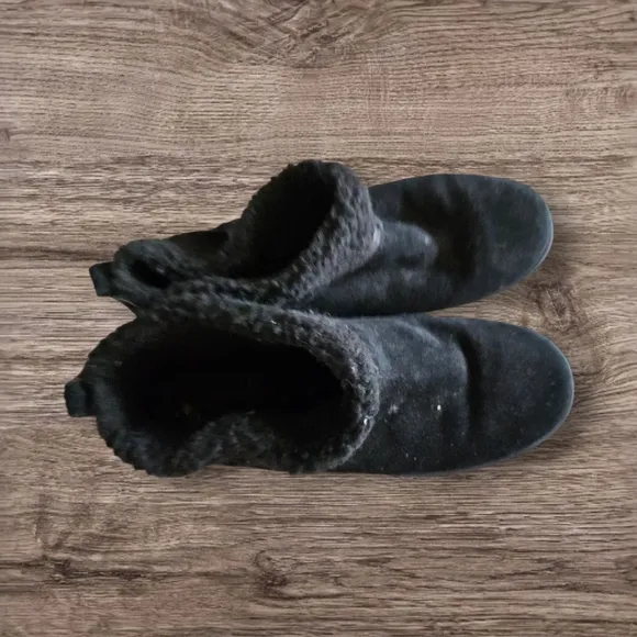 Koolaburra By UGG Black Suede Ankle Boots