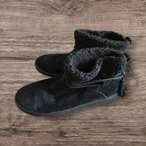 Koolaburra By UGG Black Suede Ankle Boots