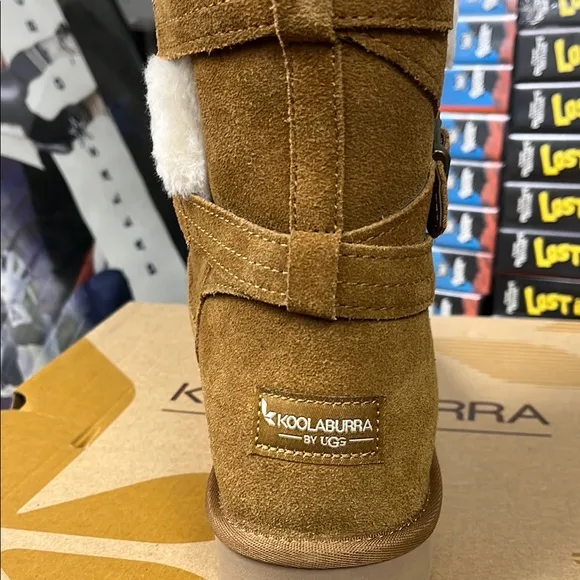 Koolaburra by Ugg W delene short size 10 Tan Suede Boots with Cream Fur