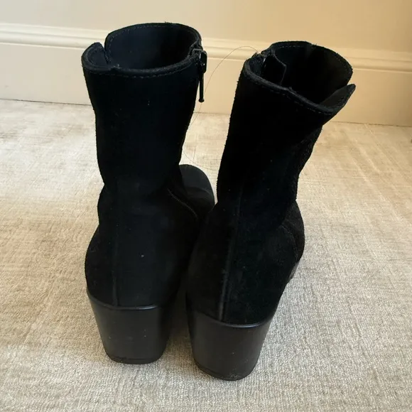 La Canadienne black wedge suede boots