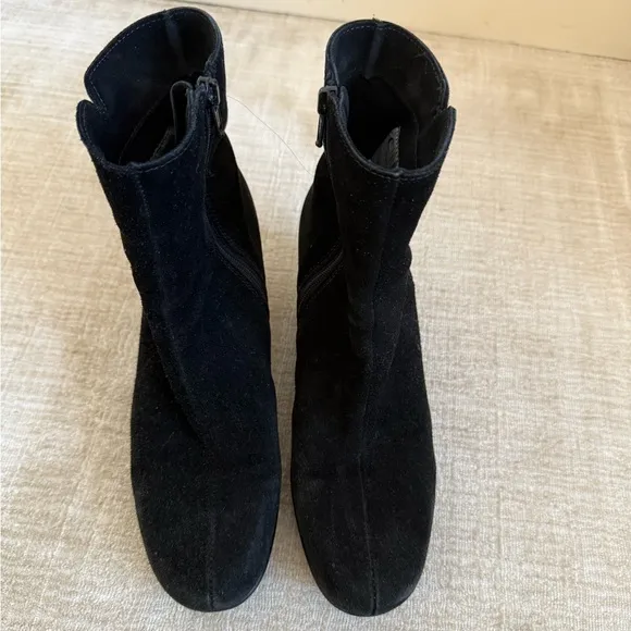 La Canadienne black wedge suede boots