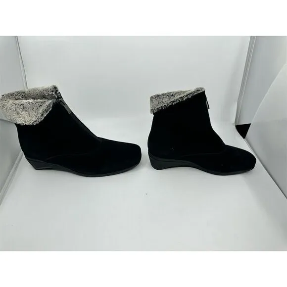 La Canadienne nwot Evitta Black Suede Ankle Wedge Boots Faux Fur Lined