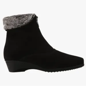 La Canadienne nwot Evitta Black Suede Ankle Wedge Boots Faux Fur Lined