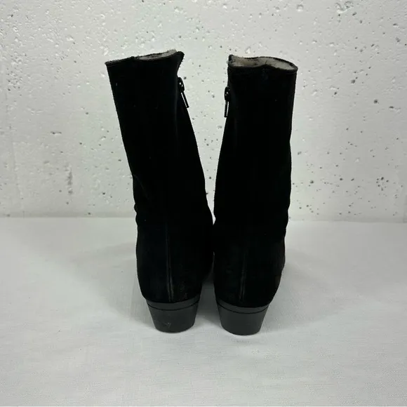 La Canadienne size 5.5 Black Suede Wedge Boots