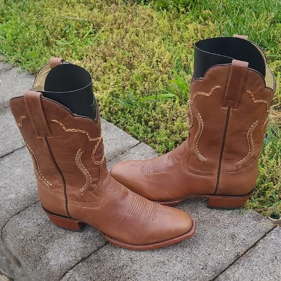 Lagrange Leather The Bradley men's French toe cowboy boots, size 9.5 D tan