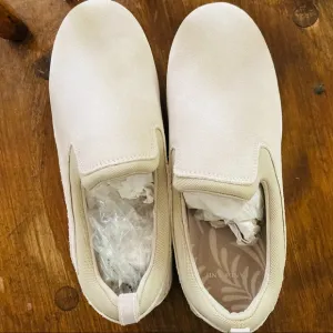 Lands end 8 1/2 stone leather suede slip ons shoes
