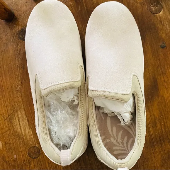 Lands end 8 1/2 stone leather suede slip ons shoes