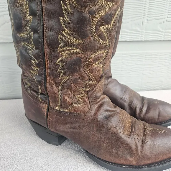 Laredo Birchwood Brown Leather Men SZ 9 Western Cowboy Embroidered Boots 68452