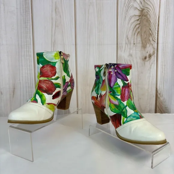 L’artiste Spring Step Leather Ankle Boots Floral Chic Booties White Size 8.5