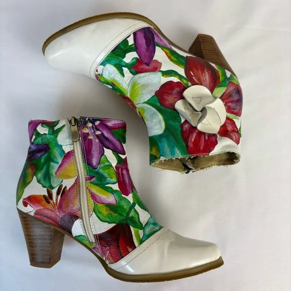 L’artiste Spring Step Leather Ankle Boots Floral Chic Booties White Size 8.5