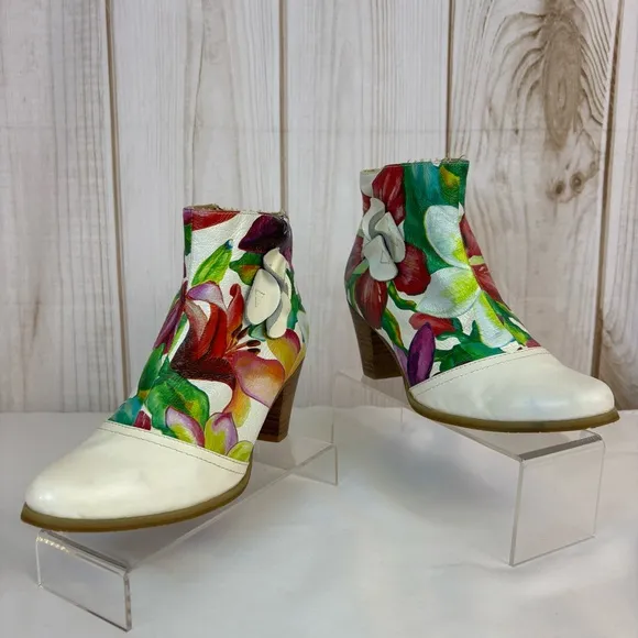 L’artiste Spring Step Leather Ankle Boots Floral Chic Booties White Size 8.5