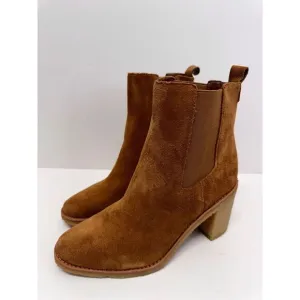 Lauren Ralph Lauren Boots Size 8.5 Women Brown Suede Water Resistant Chelsea