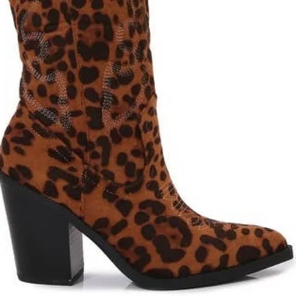 Leopard Print Winter Boots AI