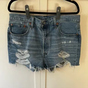 Levi’s Women’s NWOT 501 Denim Jean Shorts‎ Size W34