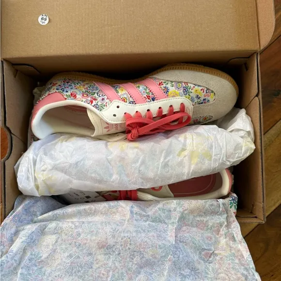 Liberty London Samba OG Shoes - youth size 4.5