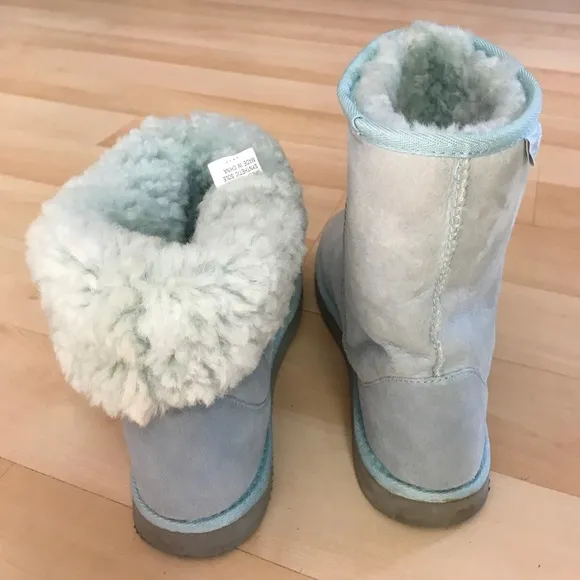 Light blue sheep skin fur boots