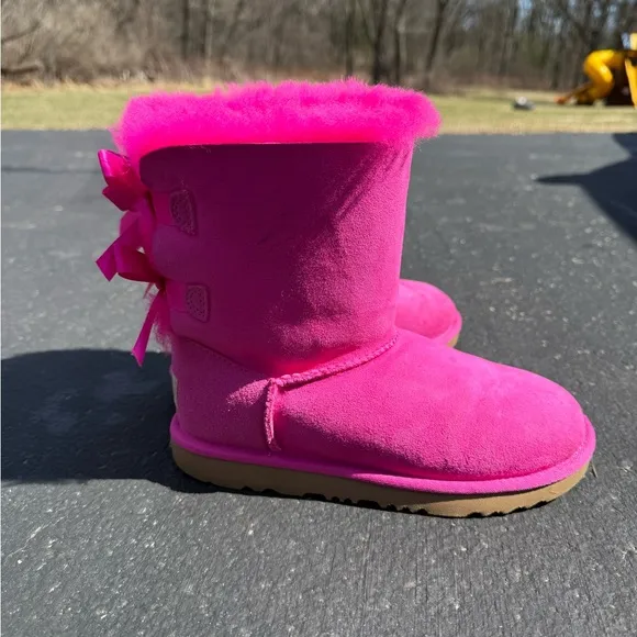 Little girl UGG Pink Furry Boots with Bows