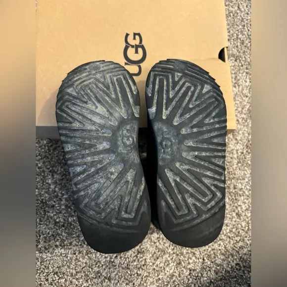 Little girls Ugg