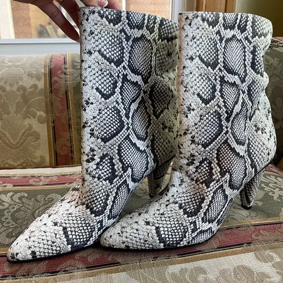 Longchamp Python Print Leather Heel Ankle Boots. Size 39 Women