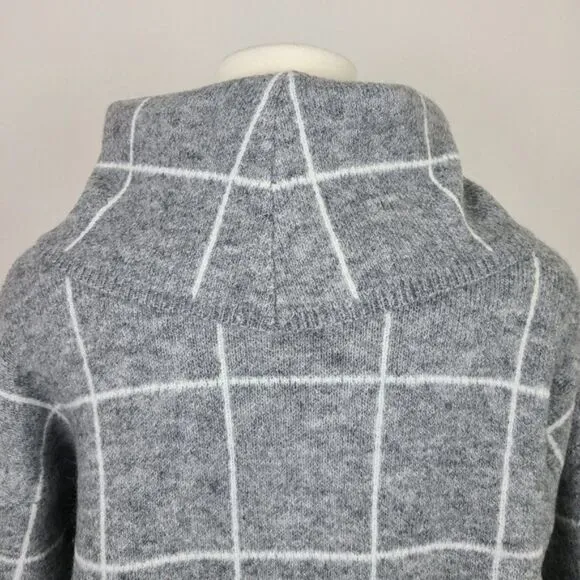 𝅺LUMIERE Gray &amp; White Grid Pattern Turtleneck Pullover Sweater Medium