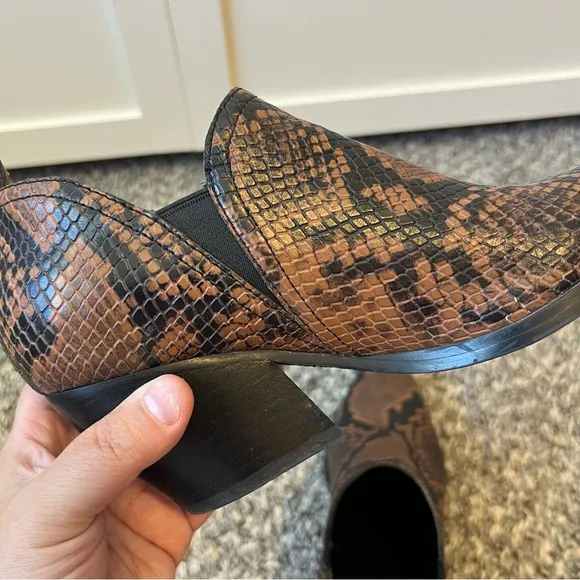 Marc Fisher Women’s Dalaran Snakeskin Leather Booties Boots Size 7‎