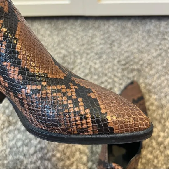 Marc Fisher Women’s Dalaran Snakeskin Leather Booties Boots Size 7‎