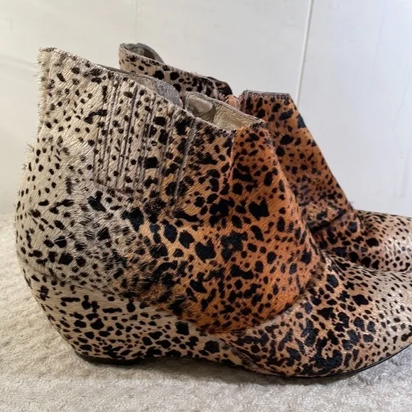 MATISSE Nugget Color Gradation Leopard Print Fur Wedge Ankle Boots Size 9 1/2