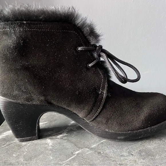 Maxine of Canada Suede Fur-lined black Ankle Boots - NWT (see description) Sz12