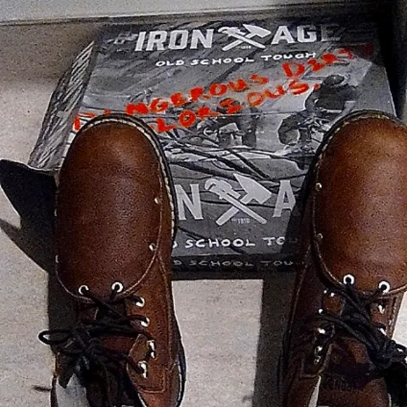 Men iron age boots