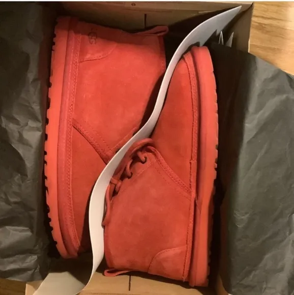 Mens Red UGG Boots Size 11 Neumel Suede Chukka Boots Fur Lining