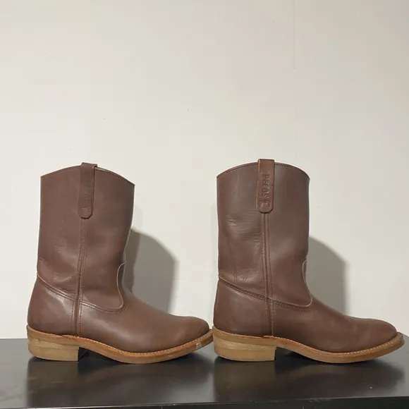 Mens Red Wing Pecos boot western work outdoor cowboy size 9 made in USA brown