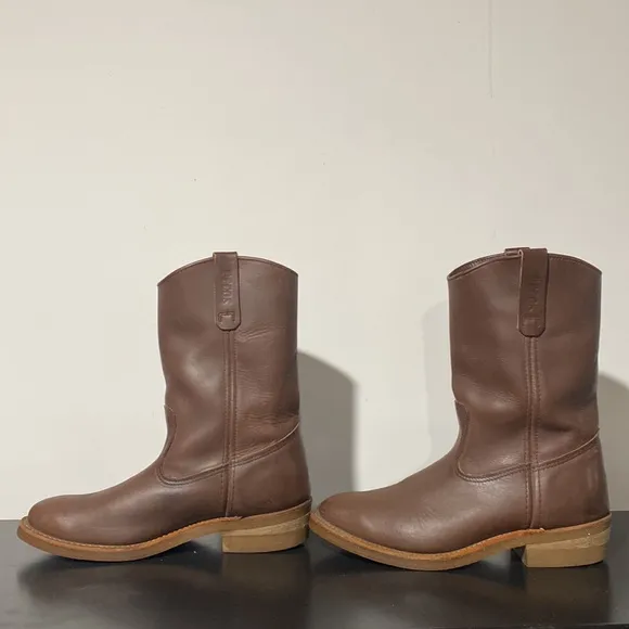 Mens Red Wing Pecos boot western work outdoor cowboy size 9 made in USA brown
