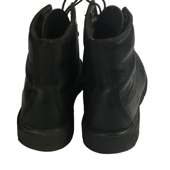 Men's Timberland Six-Inch Black Insulated Waterproof Leather Boots. Size 7